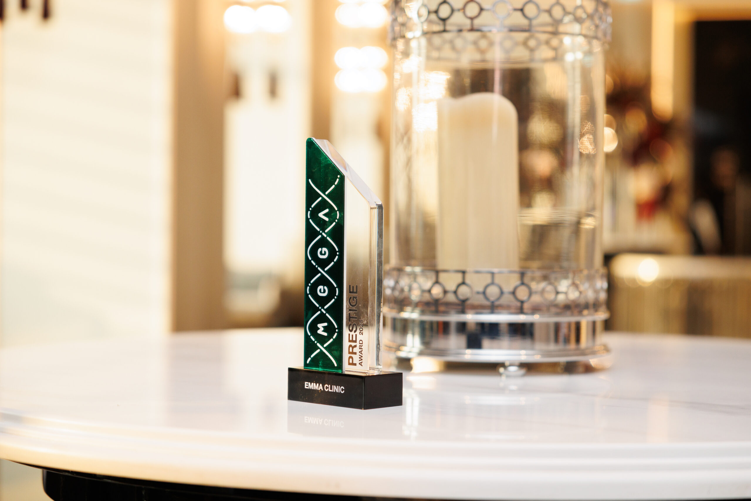  Emma Clinic ต่อยอดองค์ความรู้ศัลยกรรมระดับสากล ผ่านการเรียนรู้จากต่างประเทศ พร้อมรับรางวัลด้านการใช้เนื้อเยื่อเทียมเกาหลีปี 2025