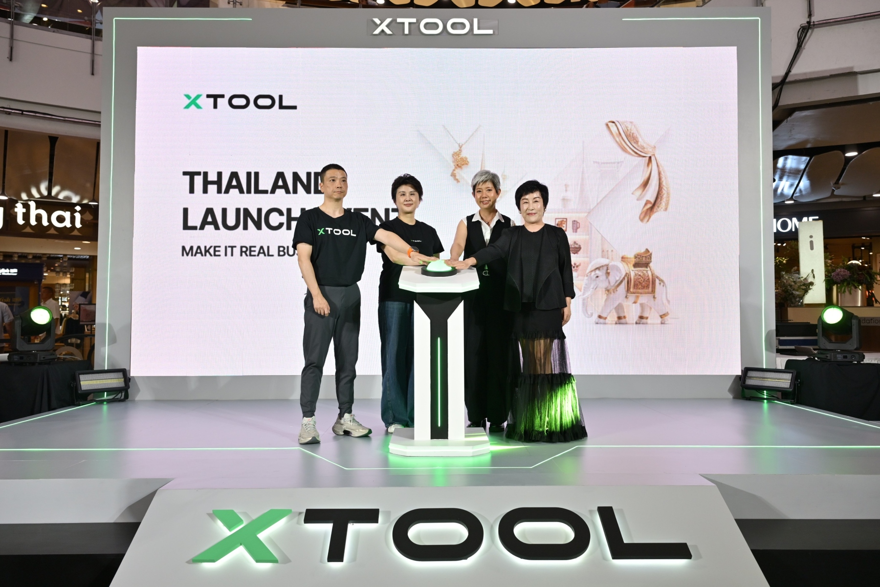 xTool เปิดเกมบุกตลาดเอเชียตะวันออกเฉียงใต้จากไทย เปิดตัวเครื่องเลเซอร์แกะสลัก M2 Color Craft Laser พร้อม 100 Local Brands Power-Up Program หนุนธุรกิจครีเอเตอร์ งานคราฟต์ และค้าปลีกคัสตอม